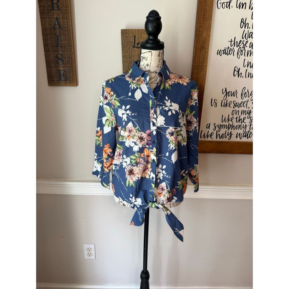 Chico'sāWomen's Floral No-Iron Split-Cuff Button-Down Tie-Front Top Blue Size 0